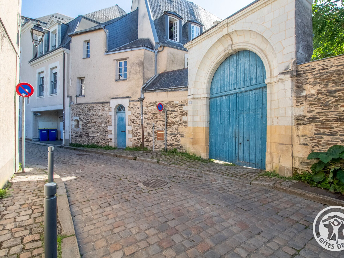 Studio 25 m² centre historique Angers, portail bleu - Photo 5
