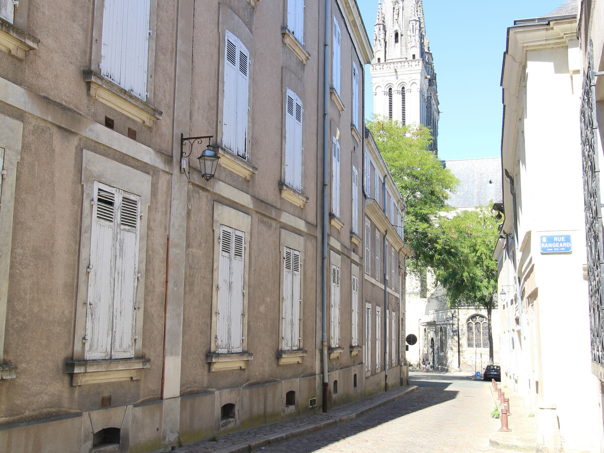 Studio 25 m² centre historique Angers, portail bleu - Photo 13