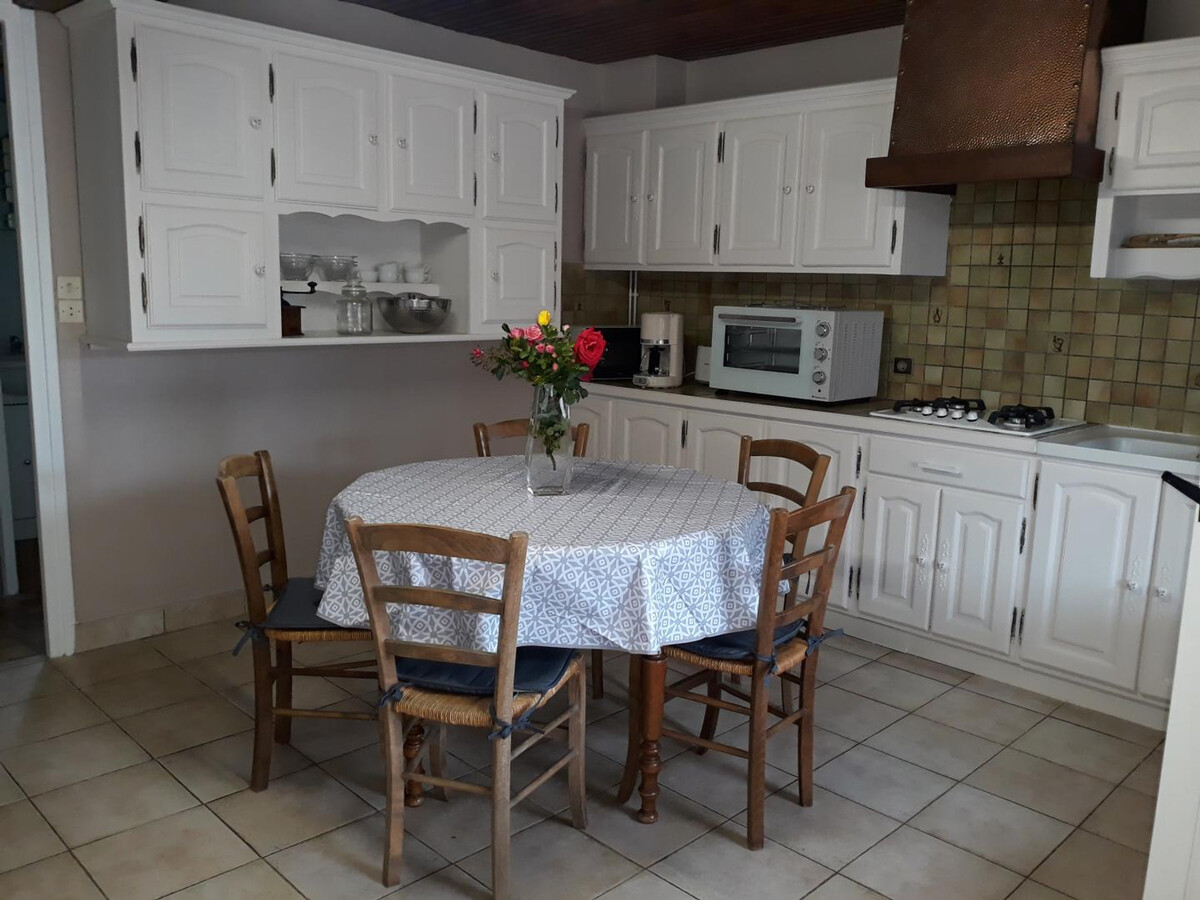 Gîte 6 personnes avec véranda, jardin 100 m² à Saint-Victor - Photo 4