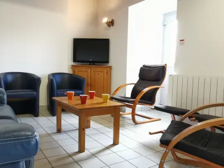 Gîte Sous les Étoiles : 13 pers, cour, ping-pong à Mézères - Photo 2