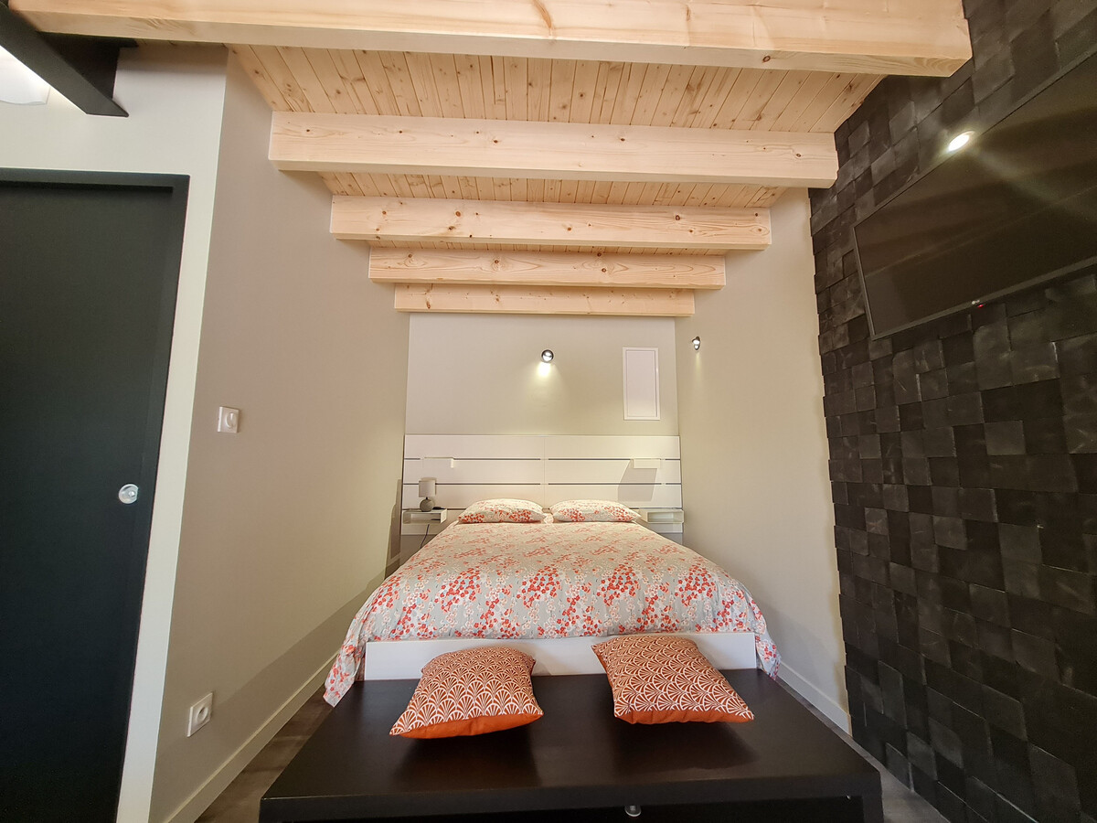 Studio avec mezzanine, cour privative et piscine chauffée à Rochetrejoux - Photo 3