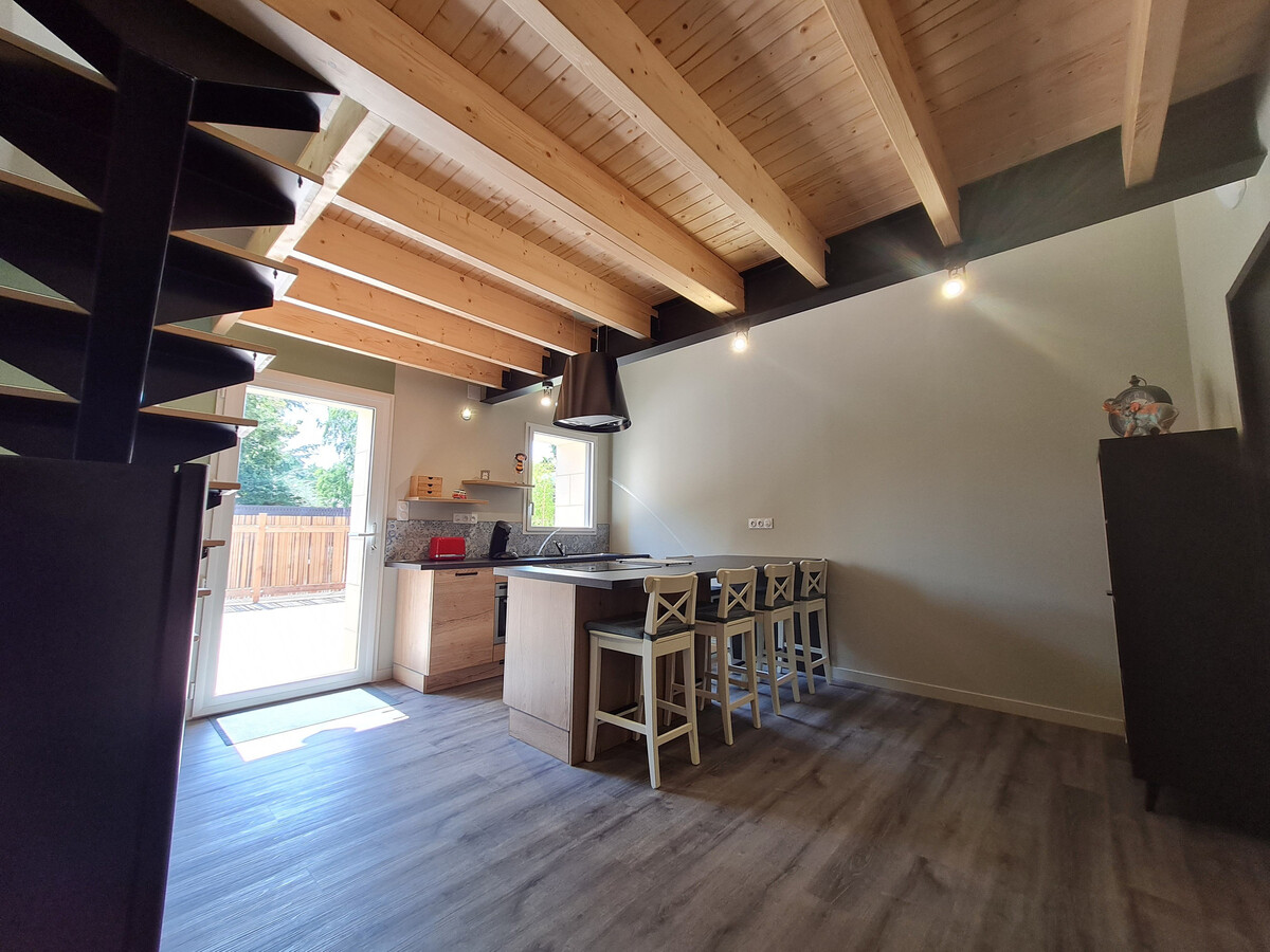 Studio avec mezzanine, cour privative et piscine chauffée à Rochetrejoux - Photo 6