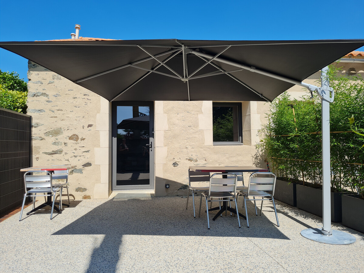 Studio avec mezzanine, cour privée et piscine à Rochetrejoux - Photo 1