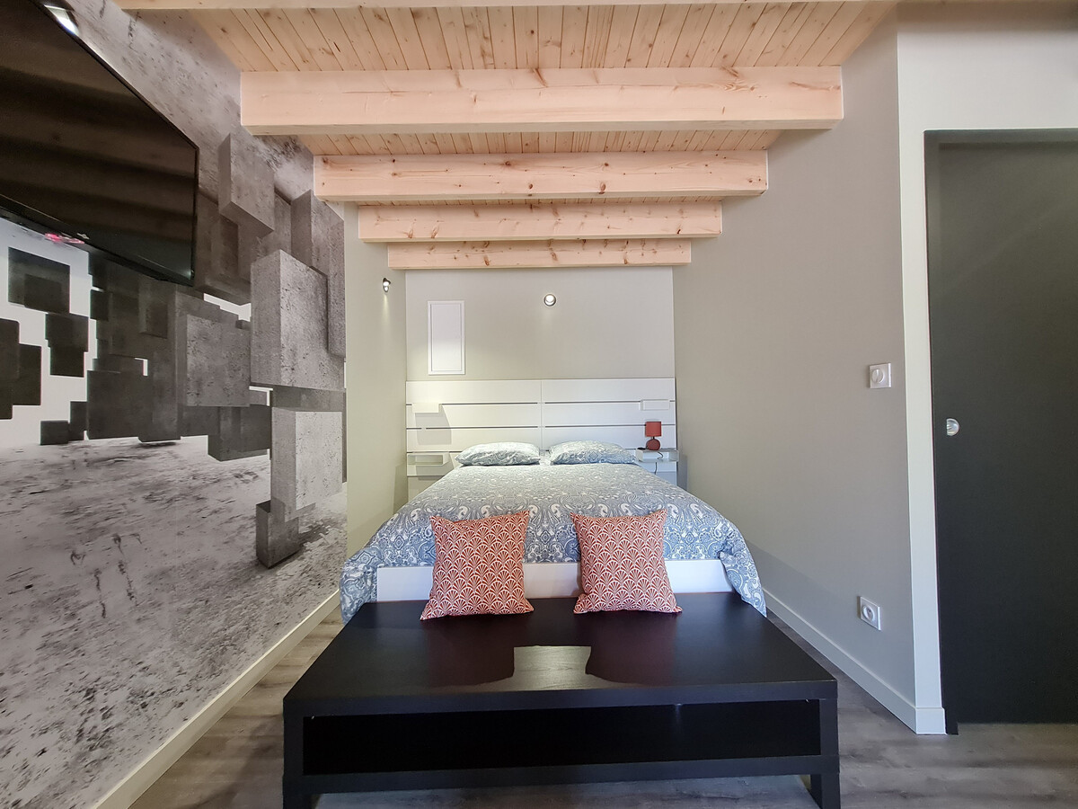 Studio avec mezzanine, cour privée et piscine à Rochetrejoux - Photo 4
