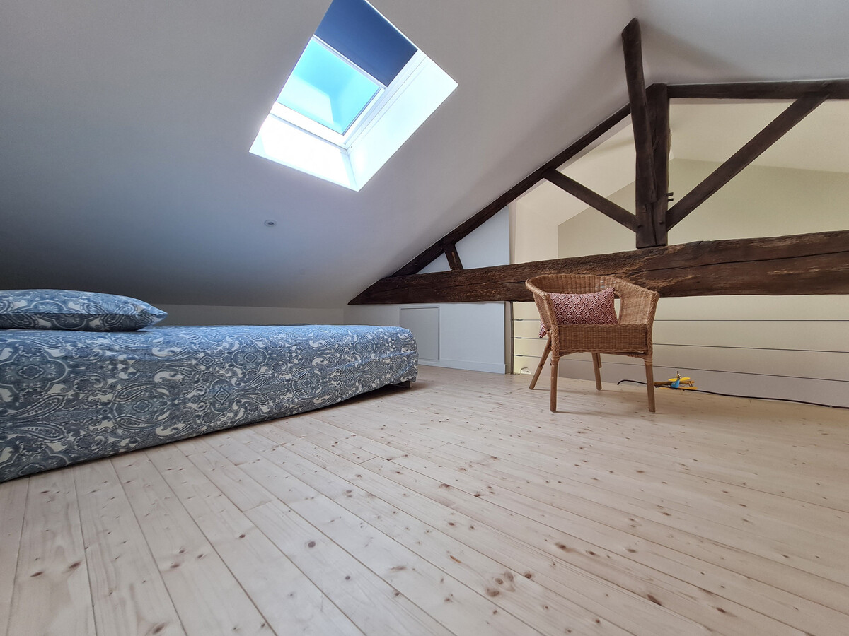 Studio avec mezzanine, cour privée et piscine à Rochetrejoux - Photo 11