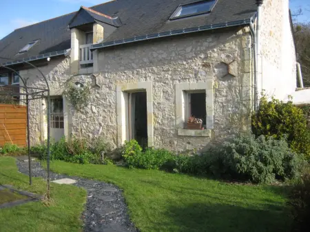 Location gite à Blaison Saint Sulpice, Jolie maison en pierre avec jardin privatif, proche de la Loire et des châteaux, animaux bienvenus