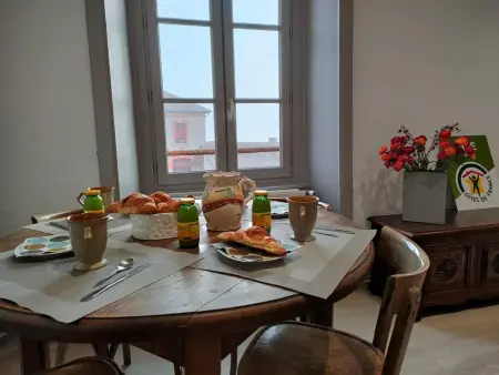 Gîte spacieux de 11 lits avec cour privative dans un village historique calme et pittoresque : photo 4