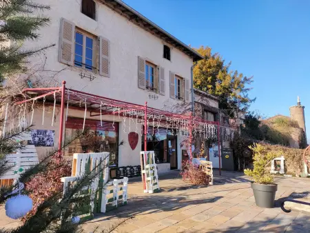 Gîte spacieux de 11 lits avec cour privative dans un village historique calme et pittoresque : photo 16