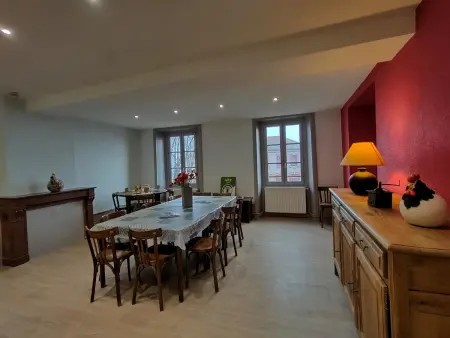 Gîte de Charme avec Cour Privative, Confort Moderne, au Cœur d'un Village Historique : photo 3