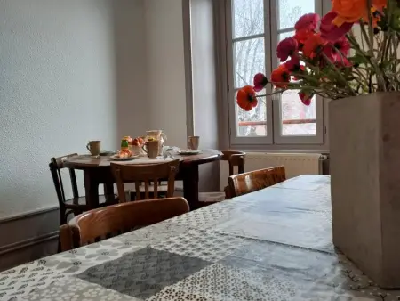 Gîte de Charme avec Cour Privative, Confort Moderne, au Cœur d'un Village Historique : photo 4