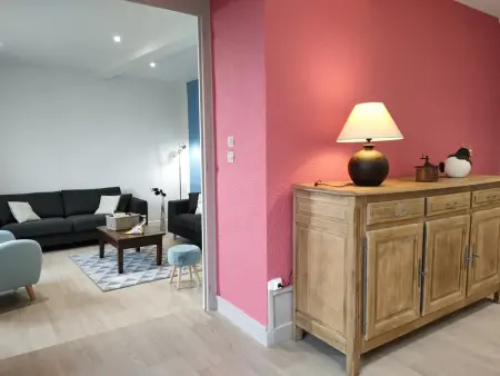 Gîte de Charme avec Cour Privative, Confort Moderne, au Cœur d'un Village Historique : photo 6