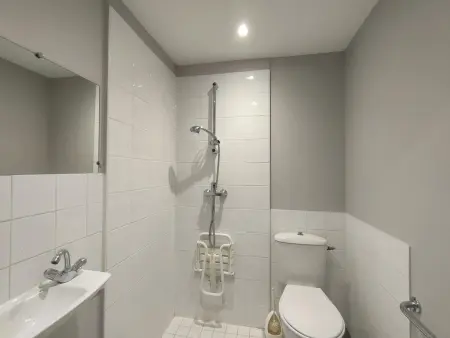 Gîte de Charme avec Cour Privative, Confort Moderne, au Cœur d'un Village Historique : photo 11