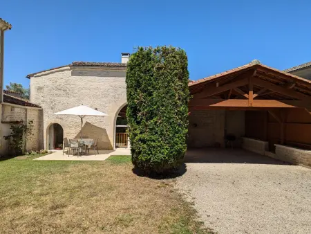 Gîte familial avec piscine chauffée, jardin privé et équipements bébé en pleine propriété viticole. - Photo 26
