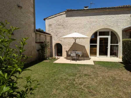 Gîte familial avec piscine chauffée, jardin privé et équipements bébé en pleine propriété viticole. - Photo 28