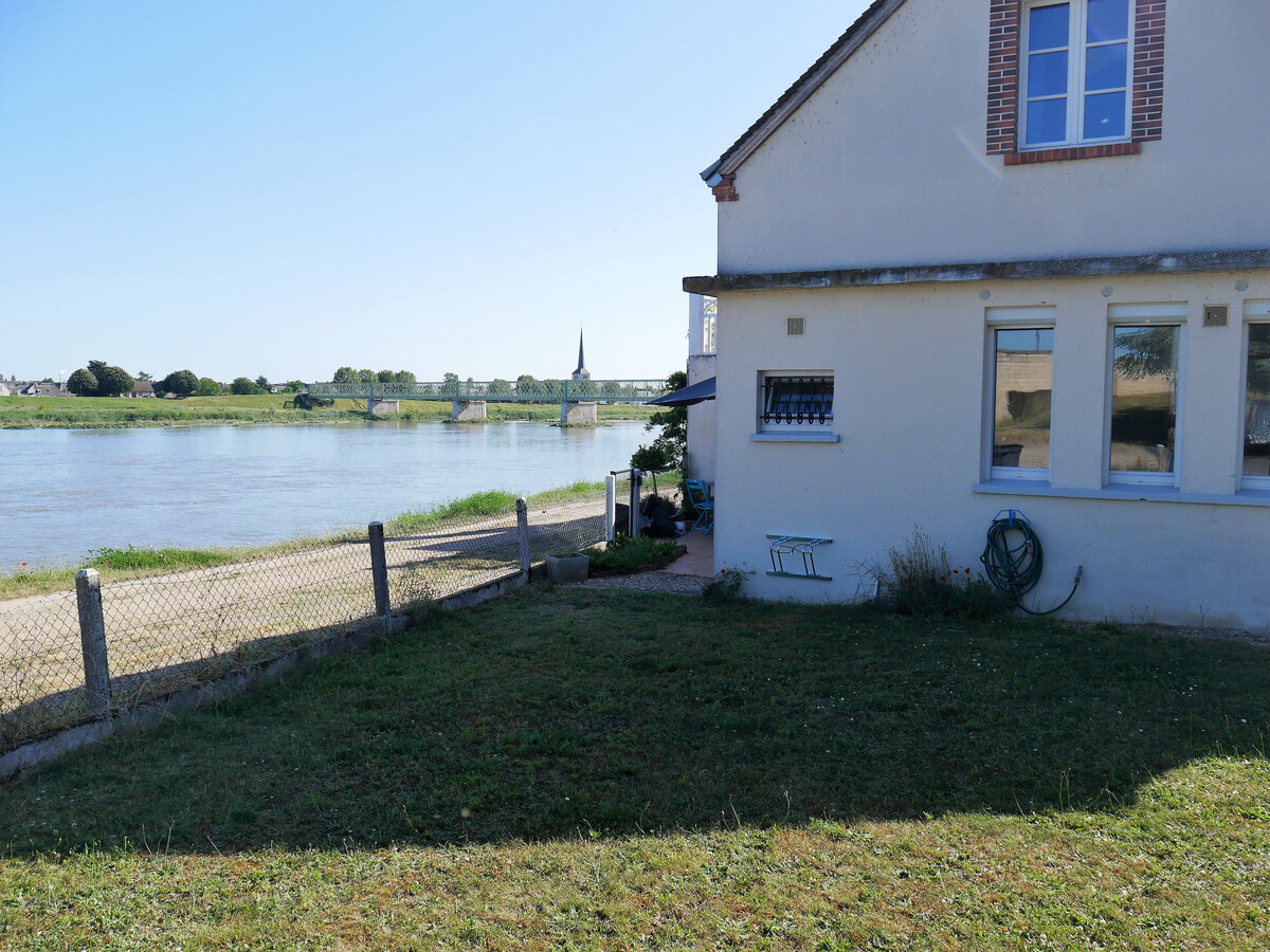 Maison Loire avec vue château de Sully - Photo 1