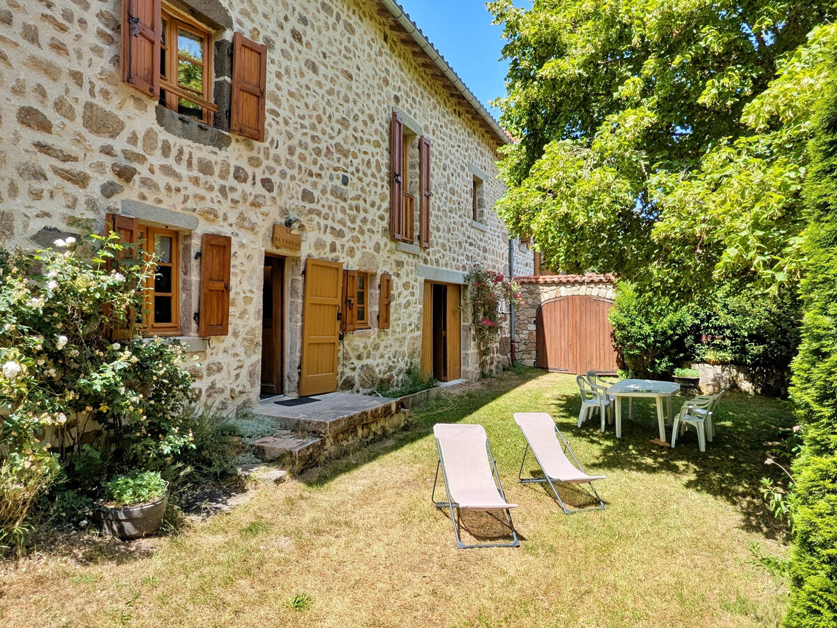 Gîte en pierre XIXᵉ au bord du ruisseau, 6 pers. - Photo 1