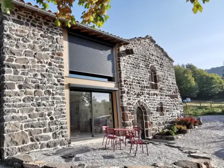 Location gite à Arsac en Velay, Maison de vacances rénovée, entre nature et ville, proche du Puy-en-Velay