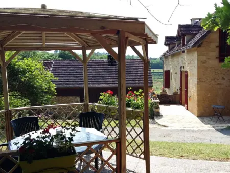 Maison de campagne proche de la Dordogne avec grand jardin et cheminée - Photo 16