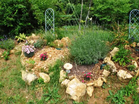 Maison de campagne proche de la Dordogne avec grand jardin et cheminée - Photo 17