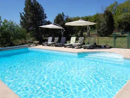 Location gite à Auriac du Périgord, Maison indépendante avec piscine chauffée près de Montignac, animaux acceptés