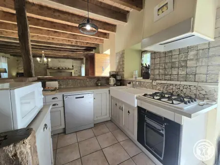 Gîte 6 personnes Lalinde - Maison avec cheminée et grand jardin clos : photo 5
