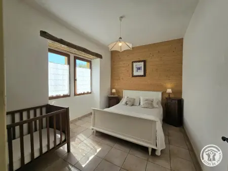 Gîte 6 personnes Lalinde - Maison avec cheminée et grand jardin clos : photo 8
