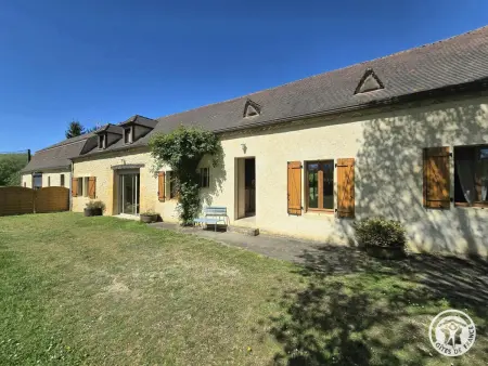Gîte 6 personnes Lalinde - Maison avec cheminée et grand jardin clos : photo 22