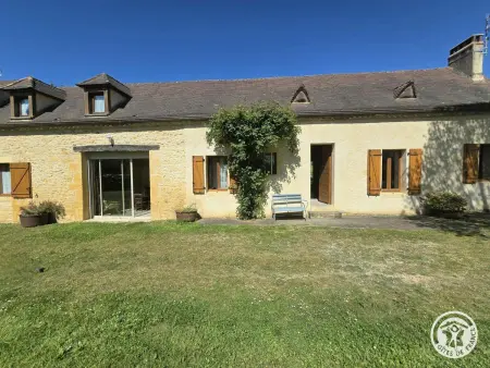 Gîte 6 personnes Lalinde - Maison avec cheminée et grand jardin clos : photo 23