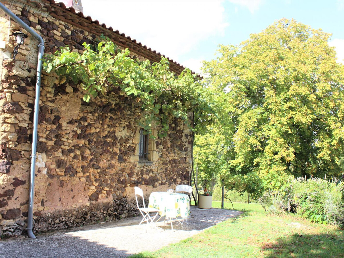 Gîte en pierre rénovée avec cheminée à Mazeyrolles - Photo 1