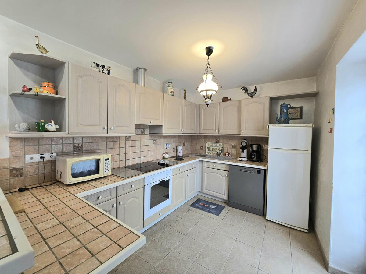 Gîte en pierre rénovée avec cheminée à Mazeyrolles - Photo 2