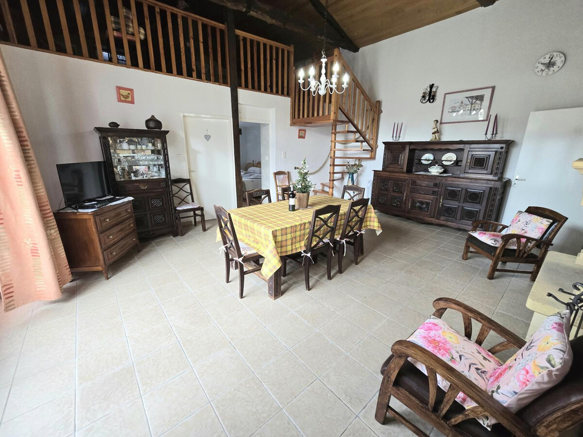 Gîte en pierre rénovée avec cheminée à Mazeyrolles - Photo 4