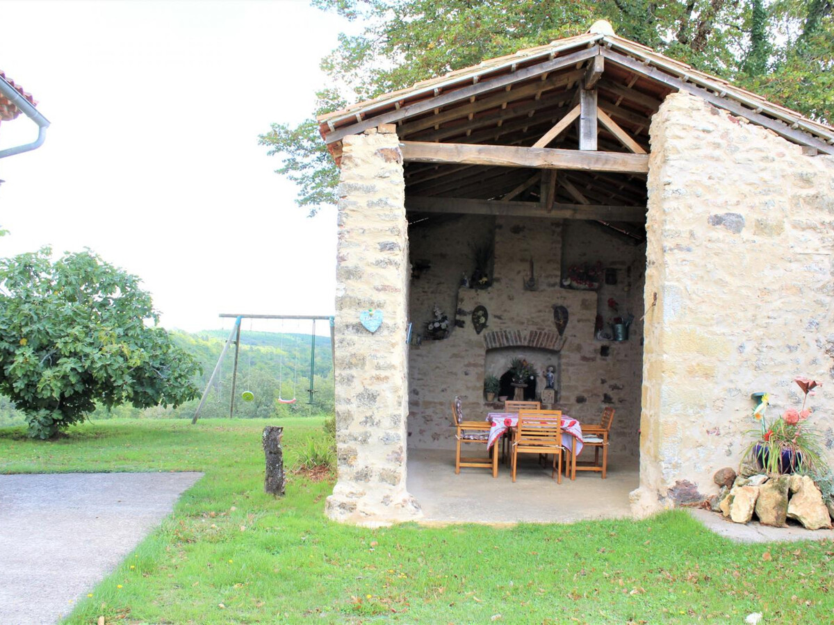 Gîte en pierre rénovée avec cheminée à Mazeyrolles - Photo 16