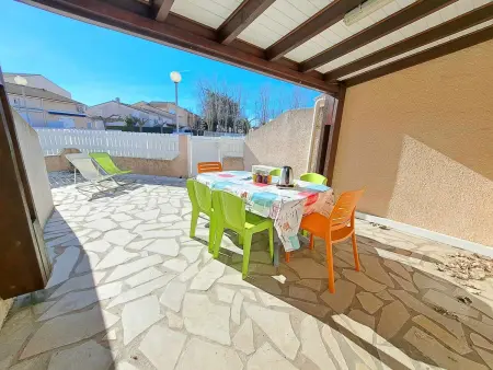 Location maison à Marseillan Plage, Maison mitoyenne climatisée avec terrasse et piscine à Marseillan