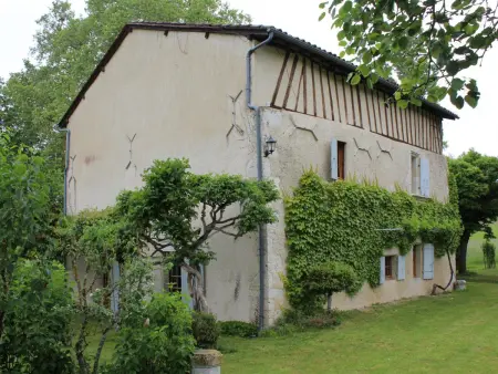 Location gite à Eymet, Maison familiale isolée 4 chambres à la campagne dEymet