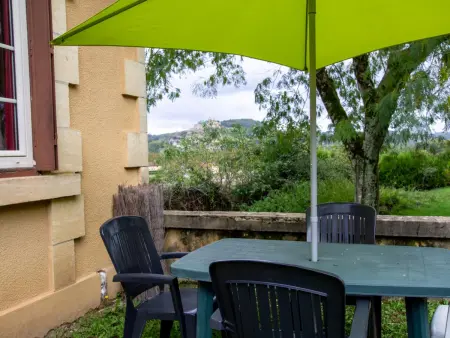 Location gite à Castelnaud la Chapelle, Maison 2 chambres proche Sarlat, nature et culture, terrasse et barbecue