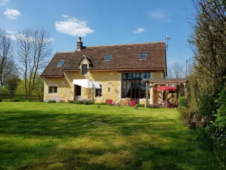 Location gite à Le Pin la Garenne, Maison percheronne avec jardin et jeux, proche de Bellême, idéale pour familles