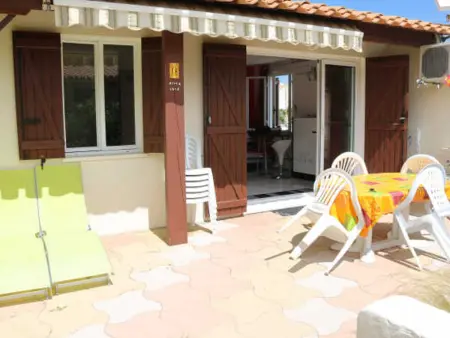 Location appartement à Cap d'Agde naturisme, Villa Climatisée avec Terrasse et Piscine, Parking Inclus - Agde
