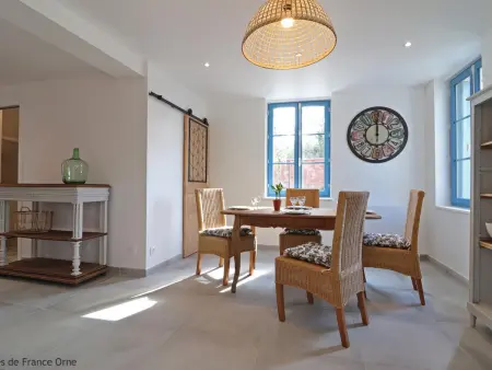 Maison lumineuse au cœur du Sap, jardin et jeux pour enfants - Photo 9