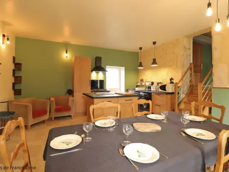 Maison ancienne charmante avec jardin clos et animaux acceptés - Photo 2
