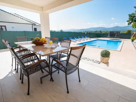 Villa Maria à Imotski : maison 5 chambres avec piscine privée : photo 2