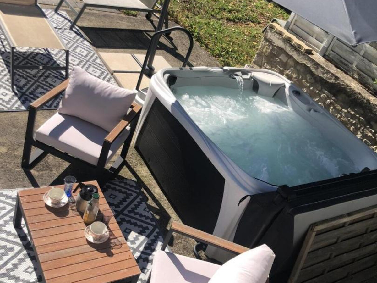 Gîte « Verger du Pas de la Sioule » avec spa et jardin - Photo 2