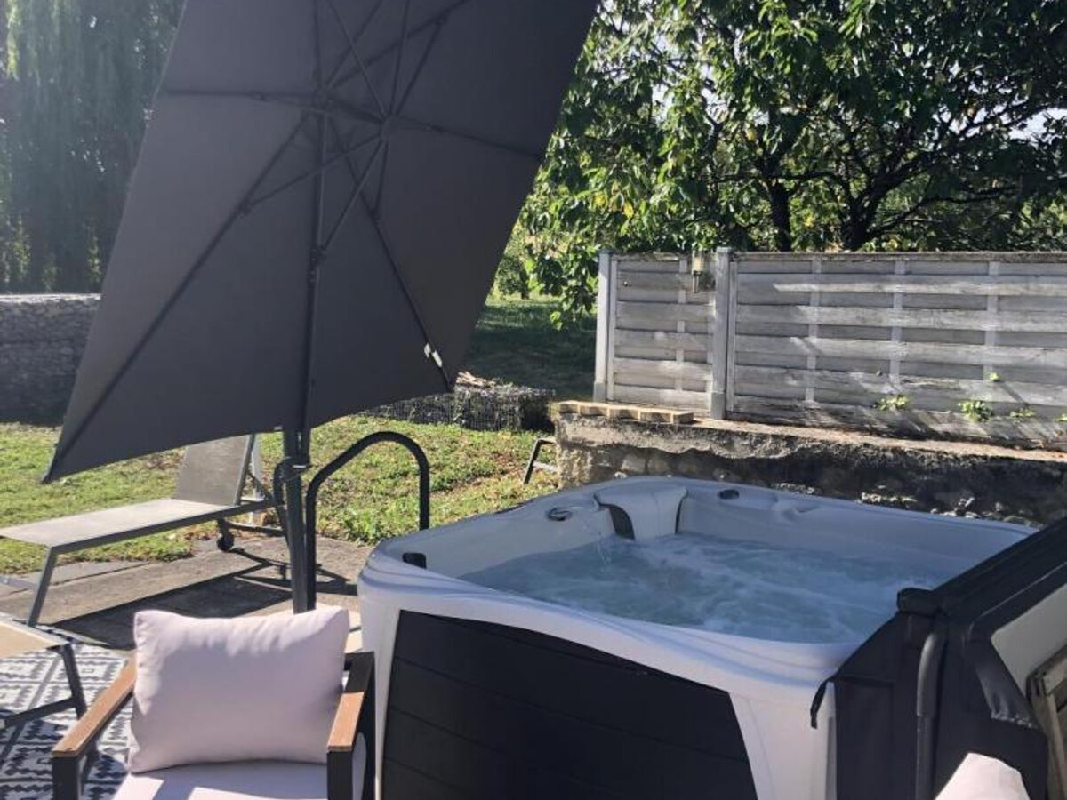 Gîte « Verger du Pas de la Sioule » avec spa et jardin - Photo 17