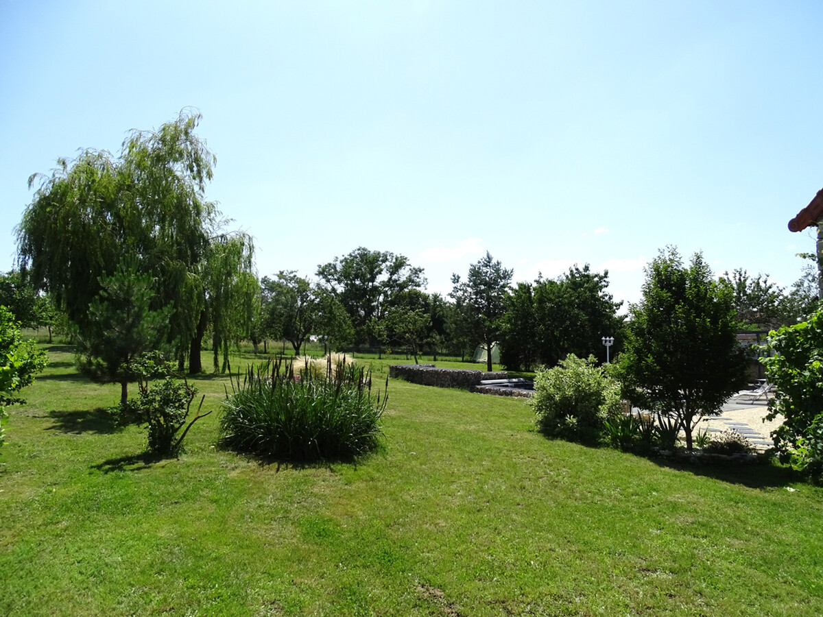 Gîte « Verger du Pas de la Sioule » avec spa et jardin - Photo 26