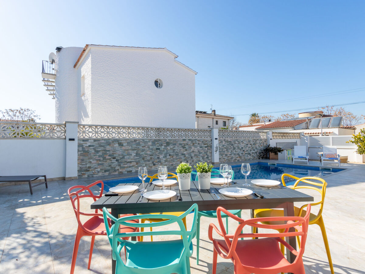 Filisa, maison moderne 3 chambres avec piscine à Empuriabrava - Photo 2