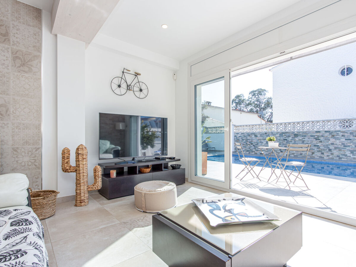 Filisa, maison moderne 3 chambres avec piscine à Empuriabrava - Photo 6