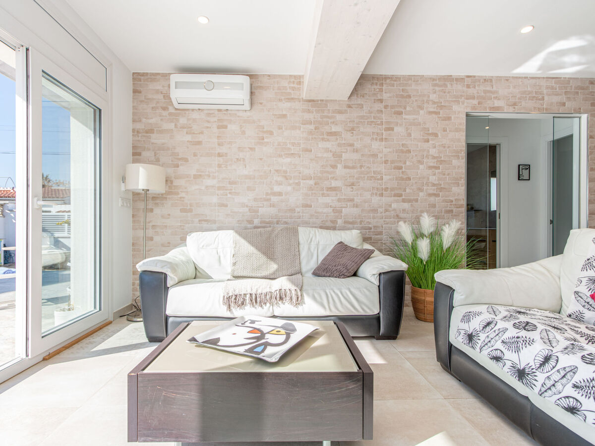 Filisa, maison moderne 3 chambres avec piscine à Empuriabrava - Photo 7