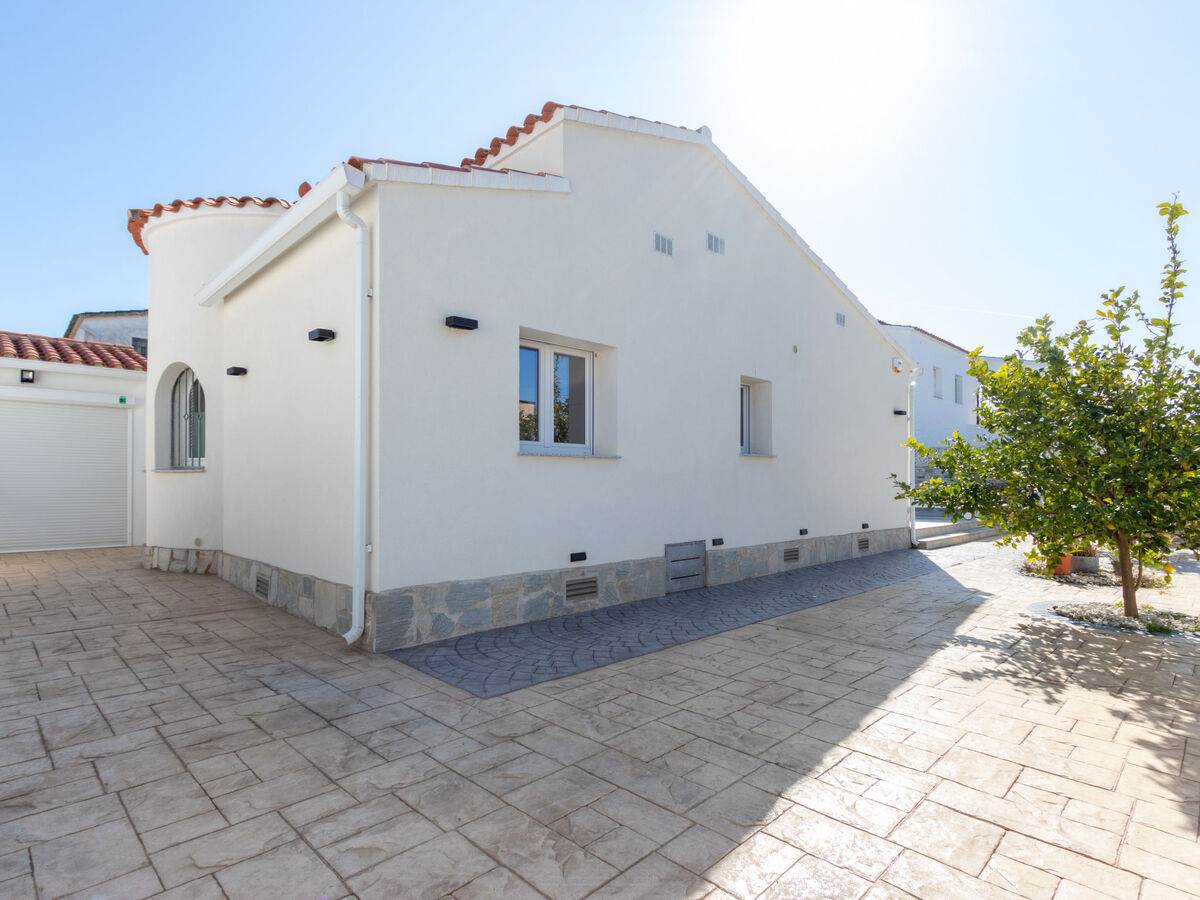 Filisa, maison moderne 3 chambres avec piscine à Empuriabrava - Photo 33