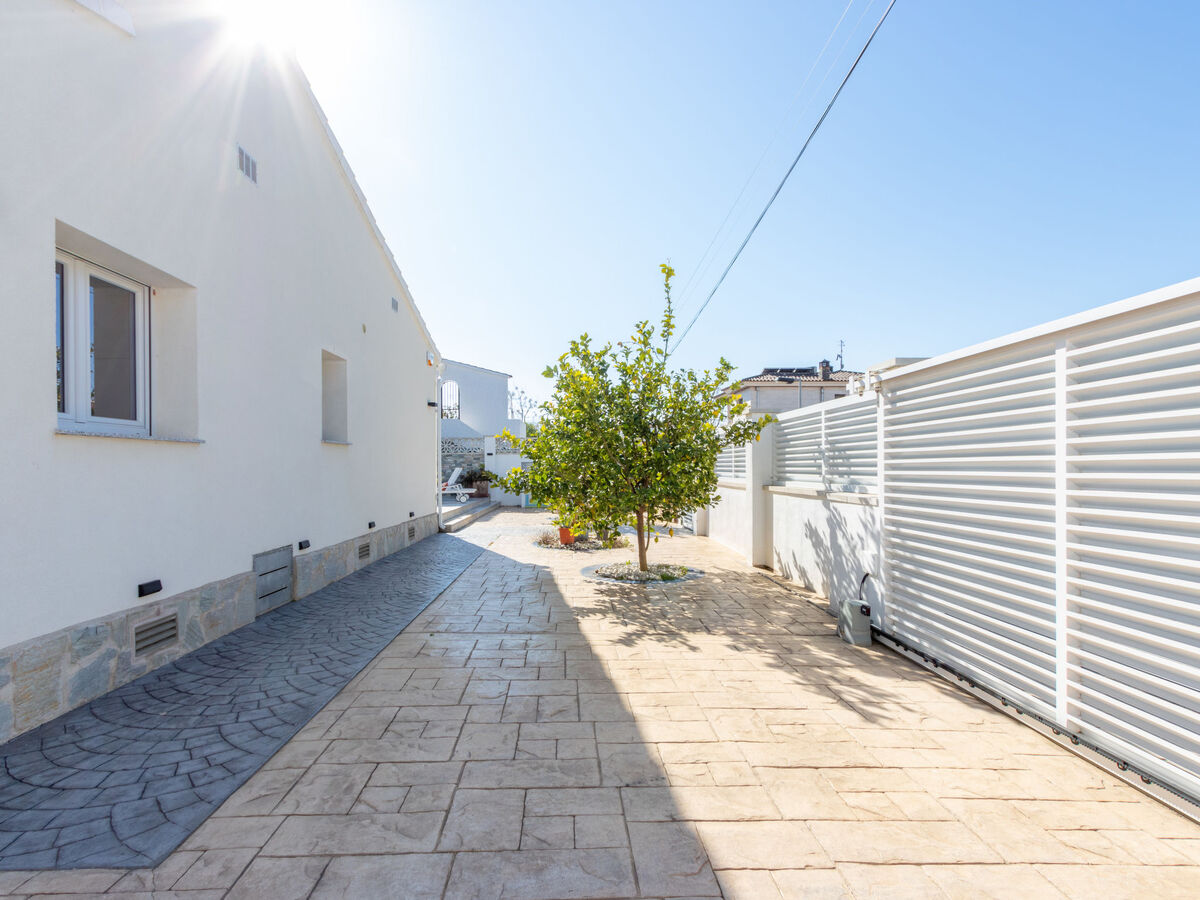 Filisa, maison moderne 3 chambres avec piscine à Empuriabrava - Photo 34