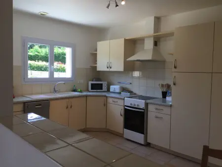 Maison neuve avec jardin, plage à 1.5km, animaux acceptés, équipements familiaux et sportifs - Photo 4