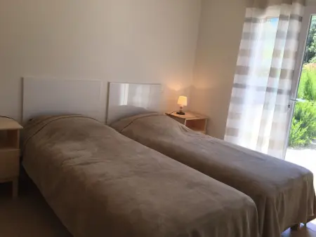 Maison neuve avec jardin, plage à 1.5km, animaux acceptés, équipements familiaux et sportifs - Photo 5